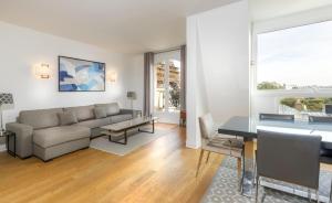 Four-Bedroom Penthouse - Eiffel Tower room in Résidence Charles Floquet