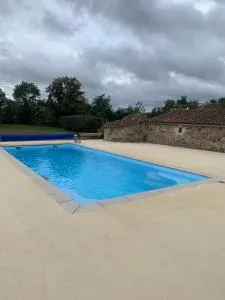 Gîte les Mirabelles - 阿让通莱格利斯