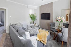 Superior Apartment room in Carmel Apartments