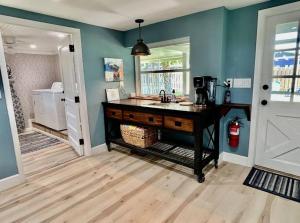 Sea la Vie - Beach Town Charm+Newly Renovated