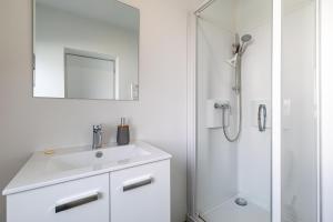 Idéal couples & pro - Patio extérieur- Proche centre ville et gare - Promenade au bord de la Charente - Parking à proximité - Wifi très haut debit - Équipement premium -Netflix