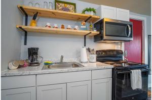Downtown Accessible New 1BR1BA Cozy Studio