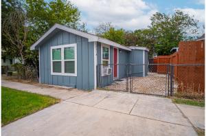 Downtown Accessible New 1BR1BA Cozy Studio
