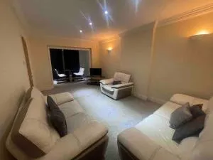 Lovely Detached house in lovely location - 西德雷顿