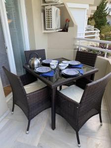 Apartamento Torremolinos 5 Personas + PARKING + PISCINA todo el año