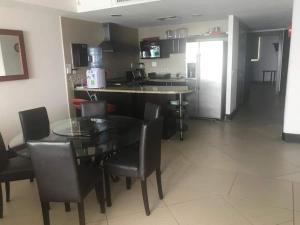 Bay View Marina- 2 bedrooms-11th floor