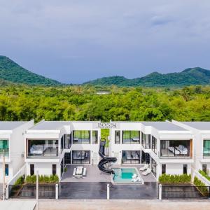 BOSS Luxury PoolVilla Pattaya Bang Saray Beach 8 Bedrooms