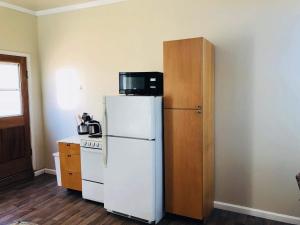 Victorian Charm Meets Echo Park Vibes: Timeless Bungalow Retreat