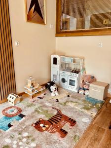 Apartamenty Mariza Szczawnica Jaworki - Podgrzewany Zewnętrzny Basen, Jacuzzi, Sauna, Opcja Śniadań Bufetowcyh, Piękne i Nowe Apartamenty 1km od Wąwozu Hom