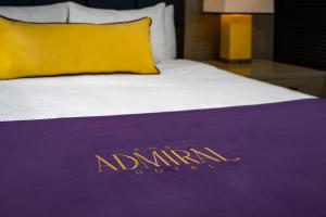 Premier King room Mobility Access, Bathtub w/ Grab Bars, Non-Smoking room in The Admiral a Wyndham Hotel