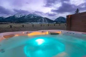Buena Vista Mountain Retreat - Ultimate Privacy with Spa & Unbeatable Views - Pitkin