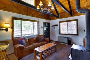 Hot Tub and Deck Big Bear City Cabin Near Skiing