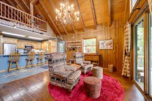Robbinsville Vacation Rental w Covered Balcony