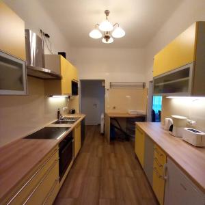 Altbauwohnung neu saniert - für Familien geeignet