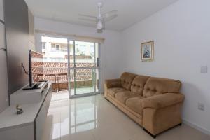 449 - Lindo Apartamento de 3 dormitórios á 100m da praia de Bombas