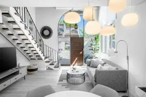 Villa at St James Unit A Luxury Pool Villa, Pet Friendly - Biscayne Park