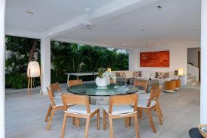 Spectacular Bay-View Home