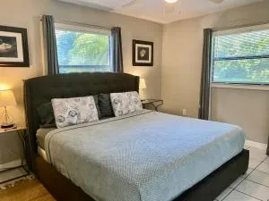 Sunshine Acre 2B 2B King Master Suite, BIG Yard - Southwest Ranches