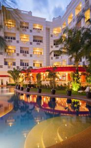 Lewis Grand Hotel