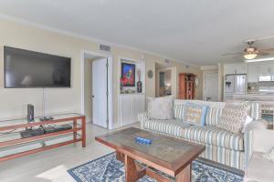 Dolphin Point 402C - 2BR Updated Condo with Harbor and Gulf Views