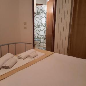 Apartments by the sea Lokva Rogoznica, Omis - 21900