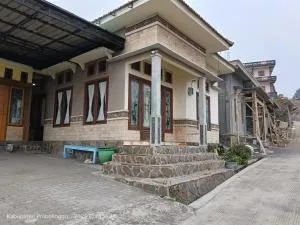 Warung Rizka2 - 布罗莫