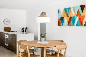 Baby Blue - 3 BR villa steps from Tallow Beach