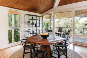 Cape Breeze - 5 BR home with headland views