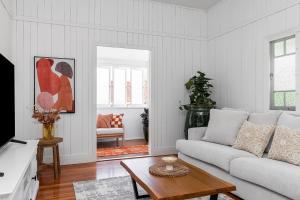 Cape Cottage - 5 bed charming cottage close to everything