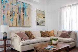 Gidgets House and Studio - sleeps up to 12 guests