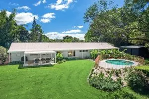 Hidden Byron - designer hinterland oasis with pool - Ocean Shores