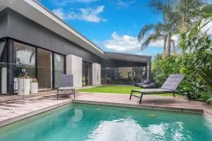Melaleuca - luxury 4BR retreat with pool - Broken Head