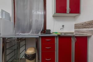 Apartments with parking space Stanici, Omis - 20107