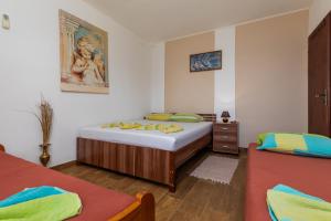 Apartments with parking space Stanici, Omis - 20107