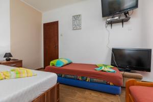 Apartments with parking space Stanici, Omis - 20107