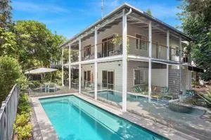 Pompano House Byron Bay - 4 BR home with pool - سوفولك بارك