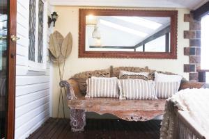 Skye Lodge - 7 Bedroom charming Balinese retreat with designer pool