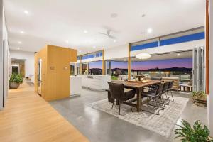 The Springs - architect-designed home with pool