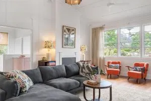 Mullum River House - waterfront heritage home - Huonbrook