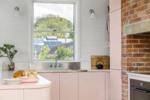 Mullum River House - waterfront heritage home