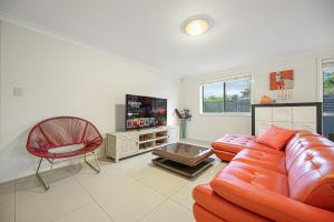 Jordan Springs classic sweet 4Br home WiFi&Parking