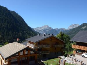 Chalet confortable 4 pièces, proche centre et remontées, 8 personnes, parking, animaux admis - FR-1-676-118