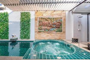 Luxury Thai Style Pool Villa in downtown Pattaya, close to Walking Street