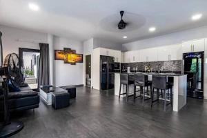 Luxury Thai Style Pool Villa in downtown Pattaya, close to Walking Street