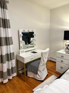 Welcoming Private Suite with French Touches