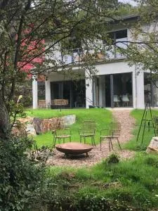 Ferienhaus Waldbaden im Nationalpark Eifel- am Bach - غيموند