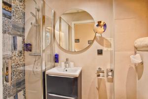 Hotels Le Castel Cabourg hotel & SPA- Restaurant La Calypso : Chambre Double