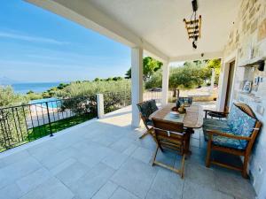 Unique villa in olive field with salted swimming pool-Villa Frida