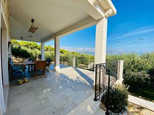 Unique villa in olive field with salted swimming pool-Villa Frida