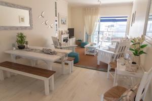 Waterfront - 8 commodore life on the water 3 BR